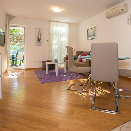 Apartment Bela โปเรช ภายนอก รูปภาพ