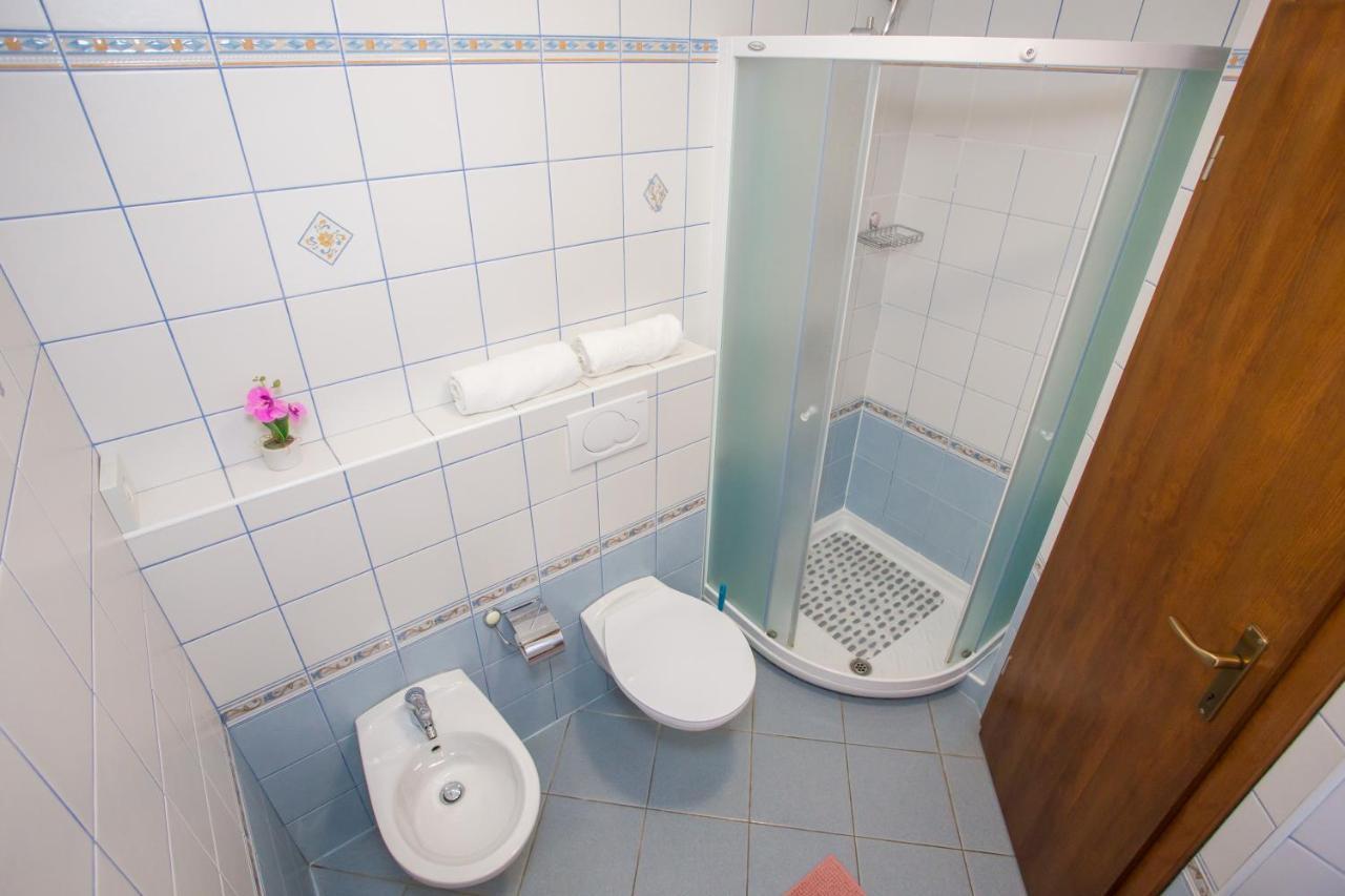 Apartment Bela โปเรช ภายนอก รูปภาพ