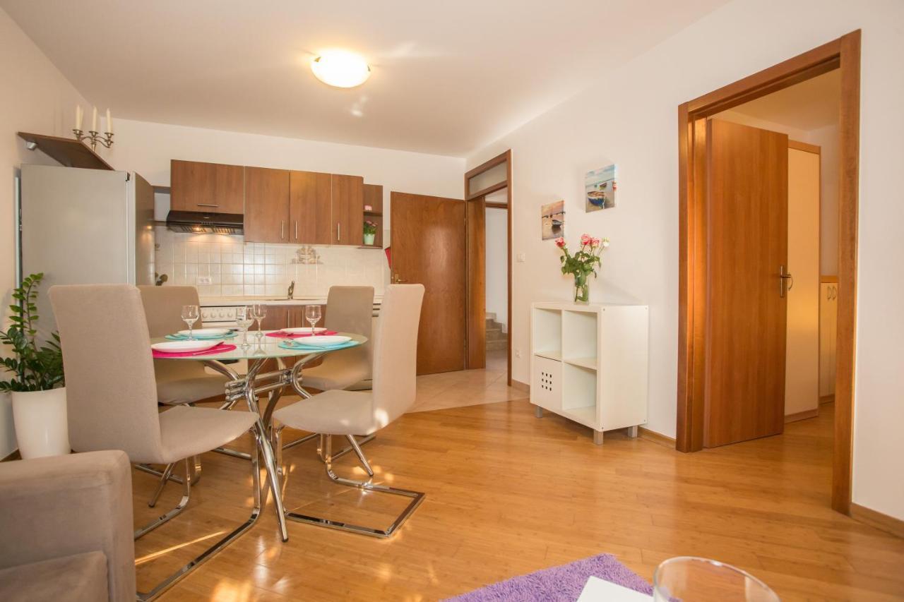 Apartment Bela โปเรช ภายนอก รูปภาพ